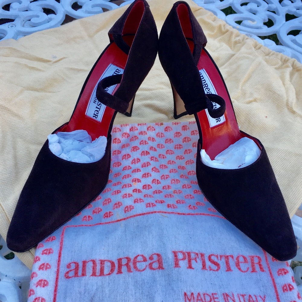 Andrea Pfister Brown suede Heels